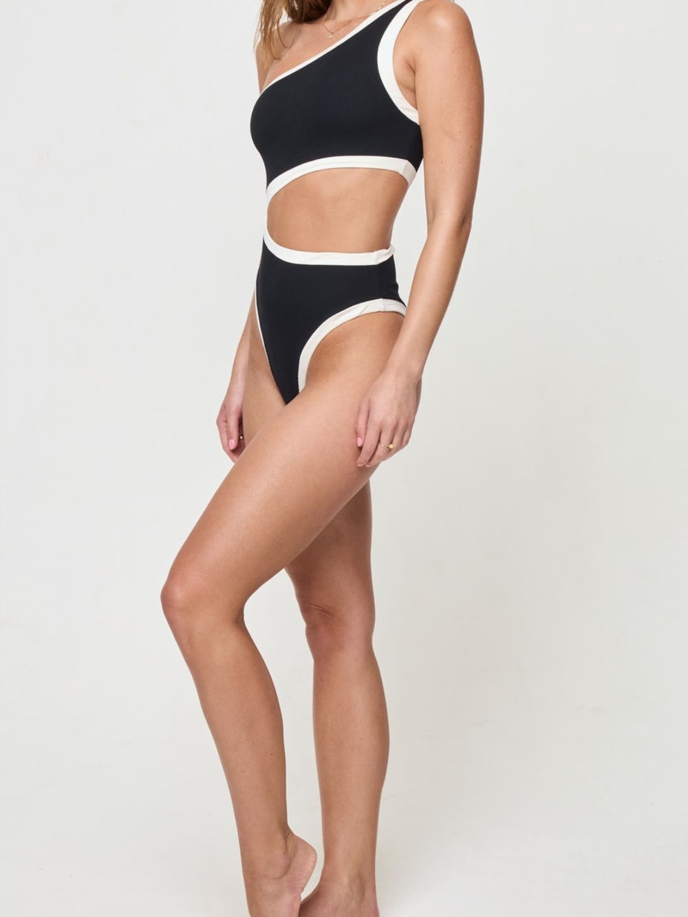 l*space Loren Black & White One-Shoulder Cutout Swimsuit - Picture 5 of 5